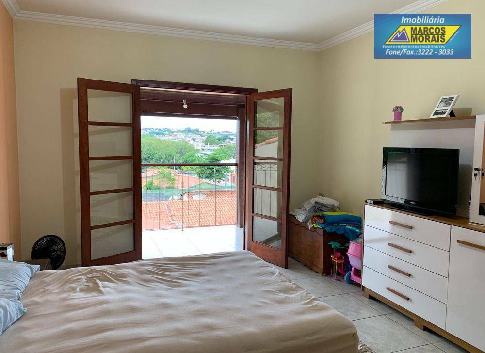 Casa à venda com 3 quartos, 200m² - Foto 10