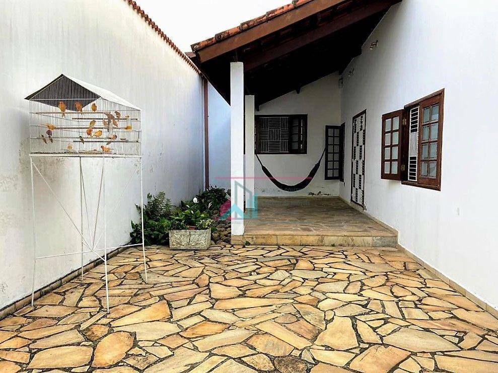 Casa à venda e aluguel com 3 quartos, 309m² - Foto 16