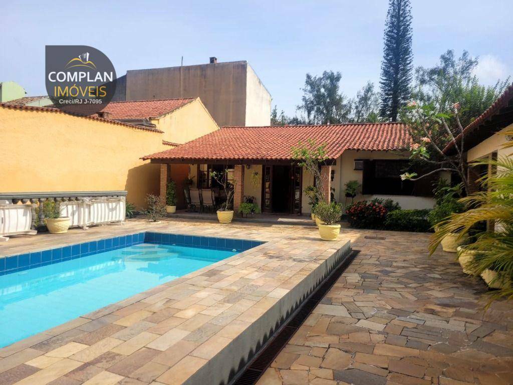 Casa à venda com 3 quartos, 150m² - Foto 1