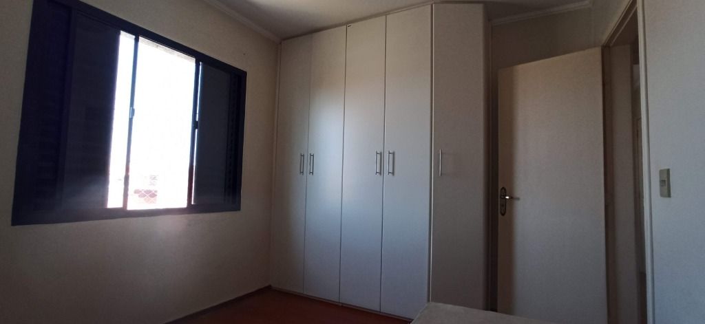 Apartamento para alugar com 3 quartos, 140m² - Foto 28