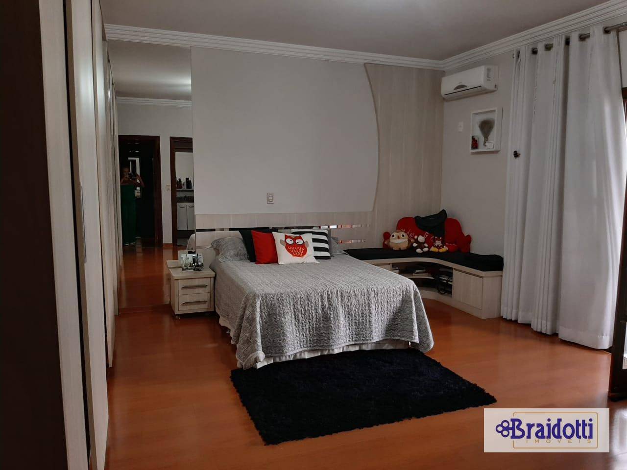 Casa à venda com 3 quartos, 303m² - Foto 12