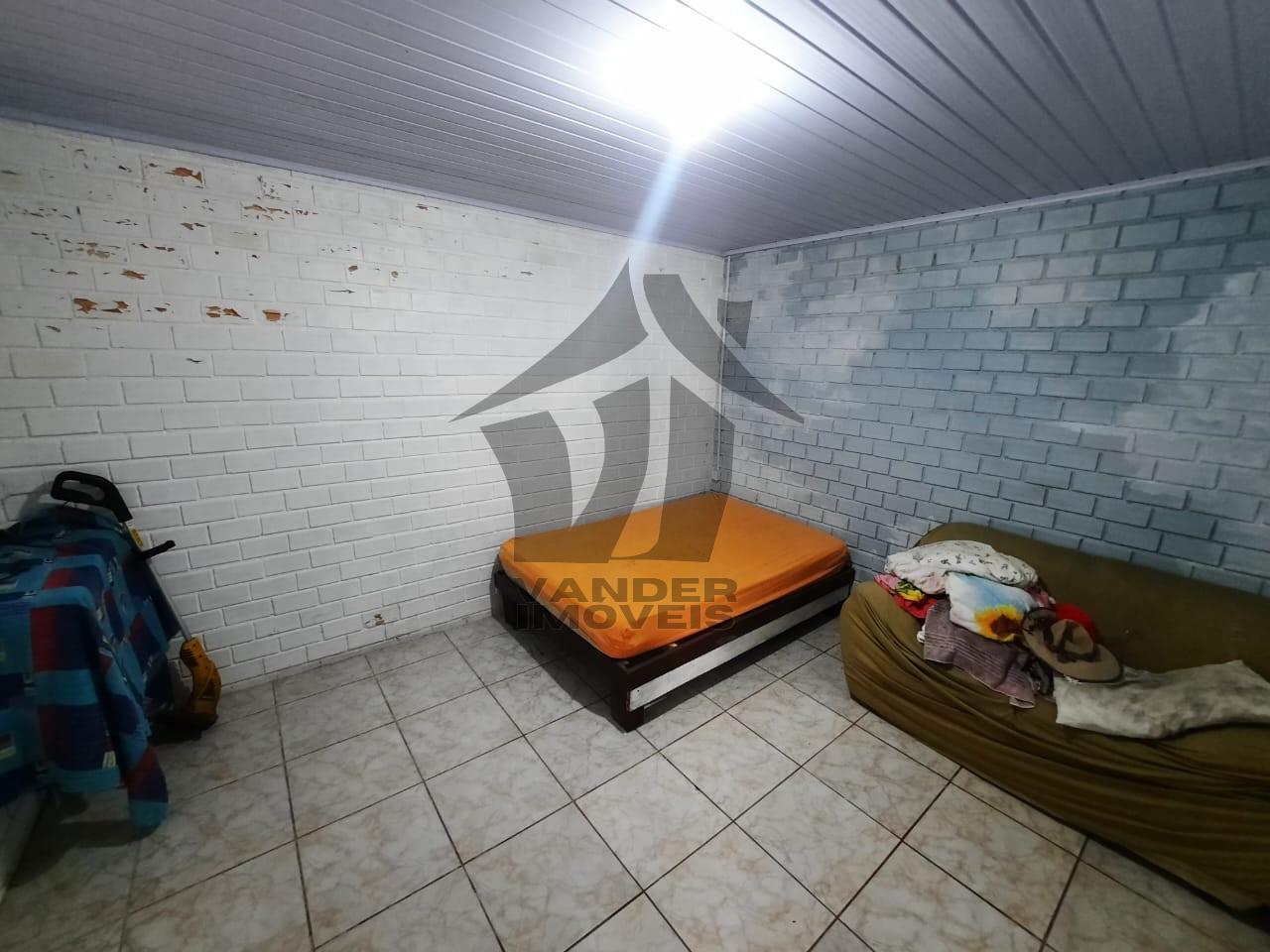 Casa à venda com 2 quartos, 300m² - Foto 6