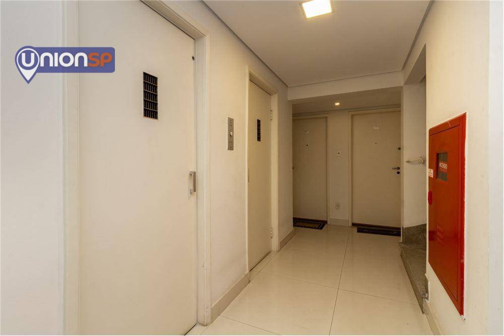 Apartamento à venda com 2 quartos, 68m² - Foto 24