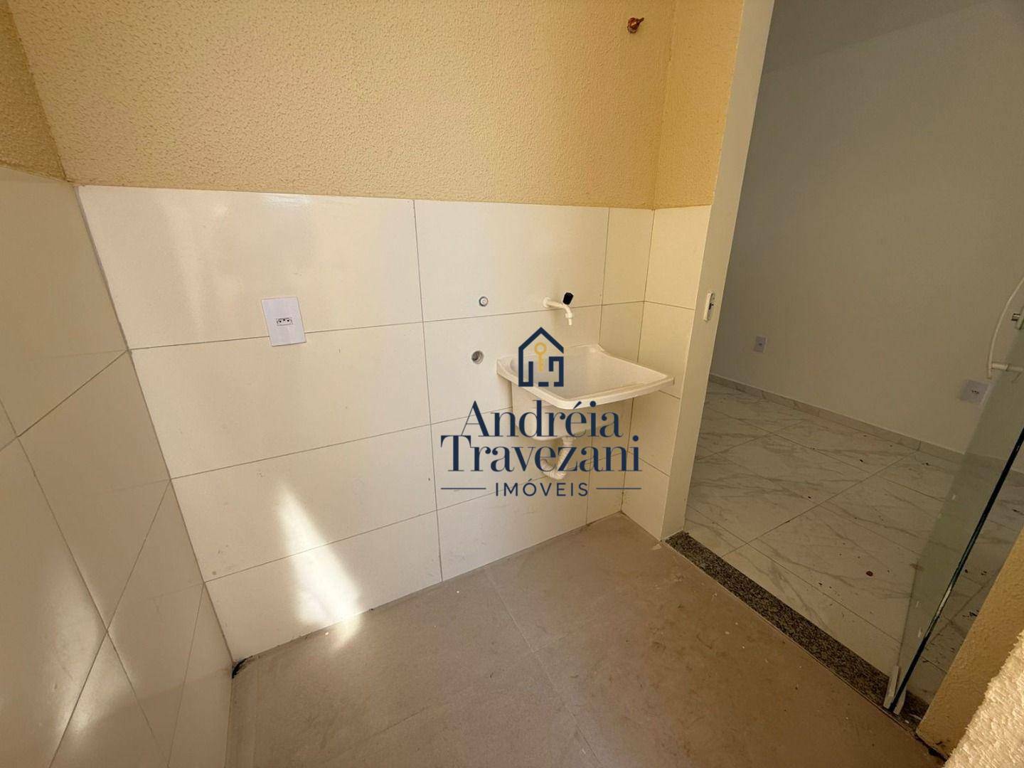 Casa à venda com 2 quartos, 70m² - Foto 9