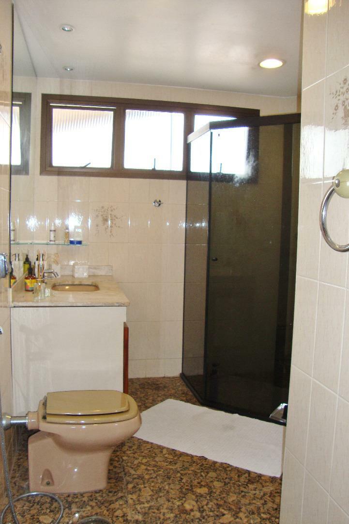 Apartamento à venda com 4 quartos, 220m² - Foto 7