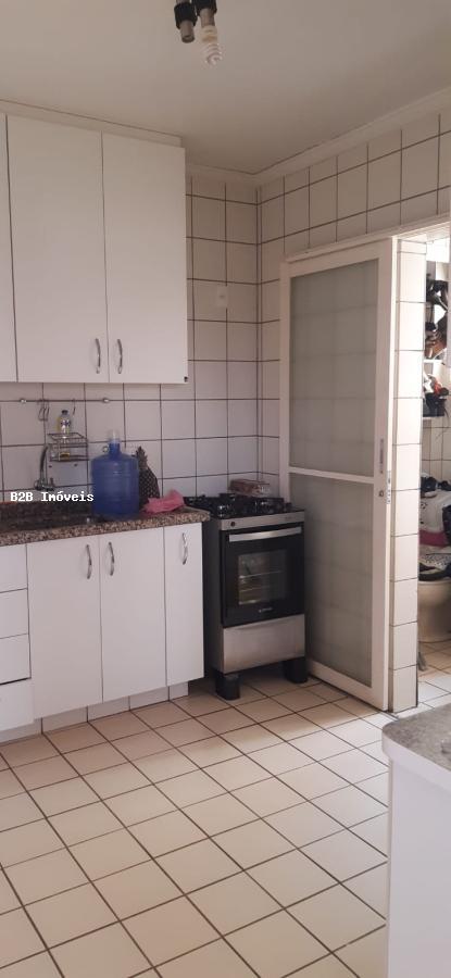 Apartamento à venda com 2 quartos, 65m² - Foto 6