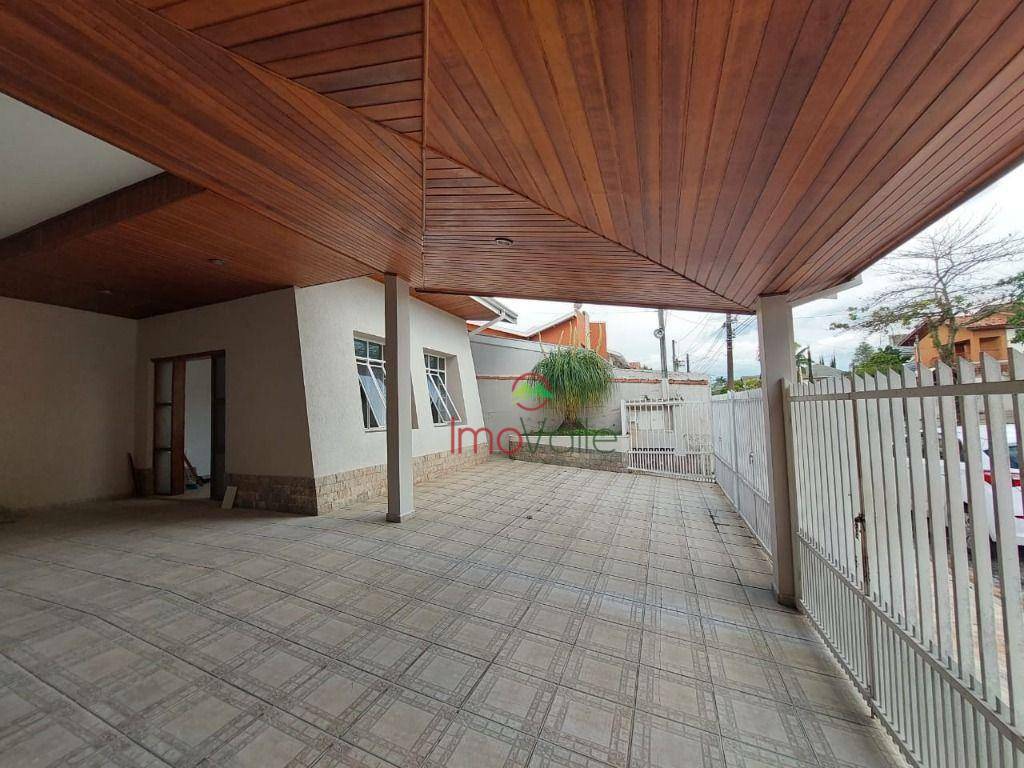 Casa de Condomínio à venda com 3 quartos, 280m² - Foto 3