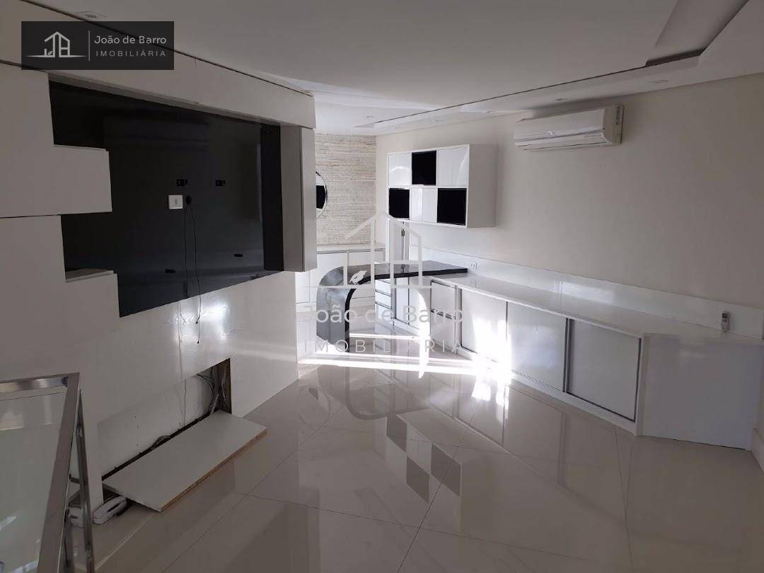 Cobertura à venda com 3 quartos, 230m² - Foto 3