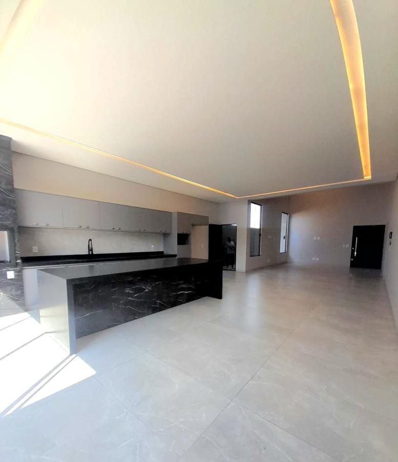 Casa à venda com 3 quartos, 330m² - Foto 5