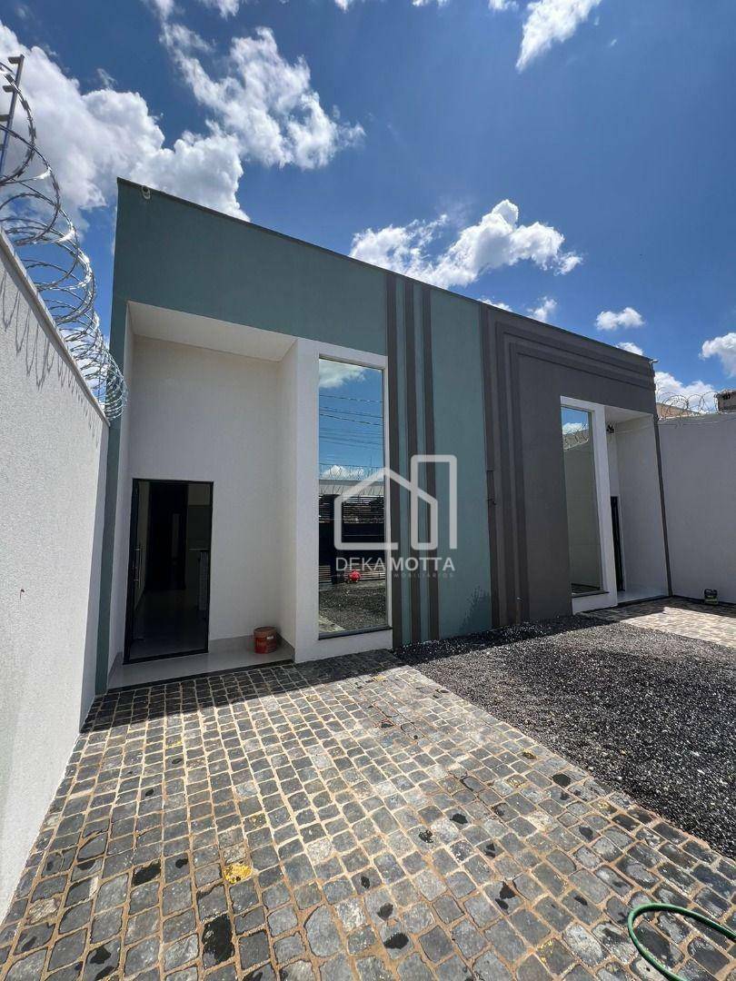 Casa à venda com 3 quartos, 72m² - Foto 1