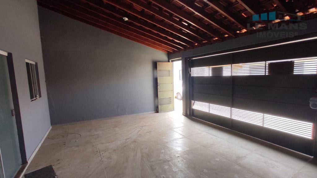 Casa à venda com 2 quartos, 74m² - Foto 2