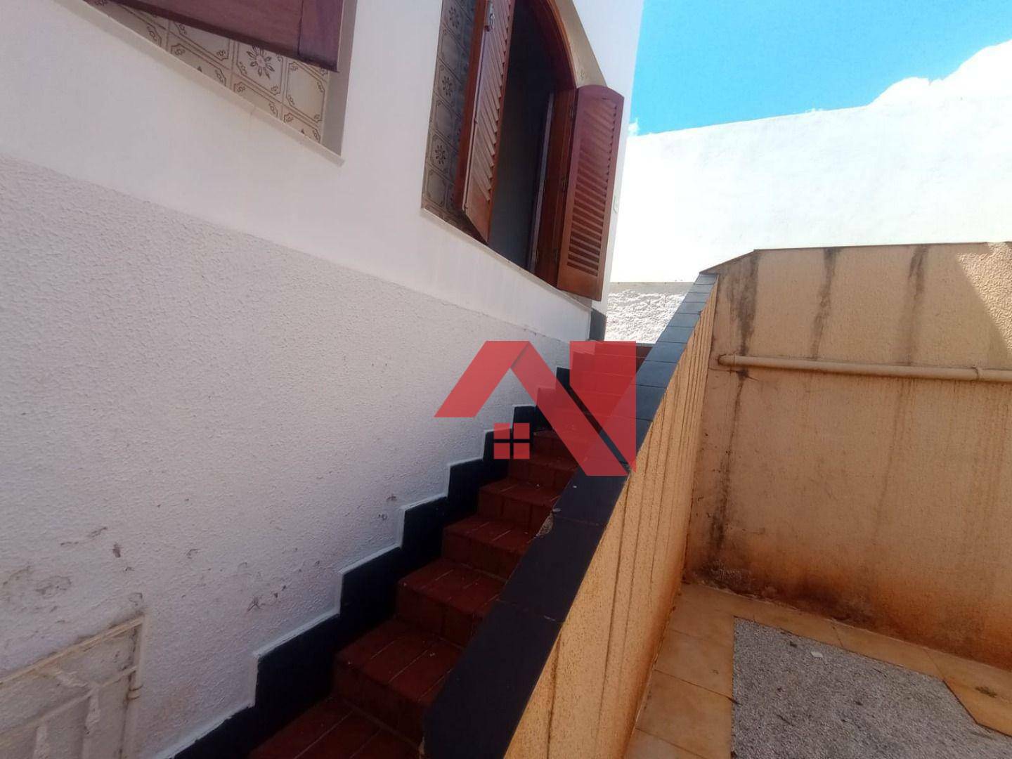 Casa à venda com 3 quartos, 218m² - Foto 13