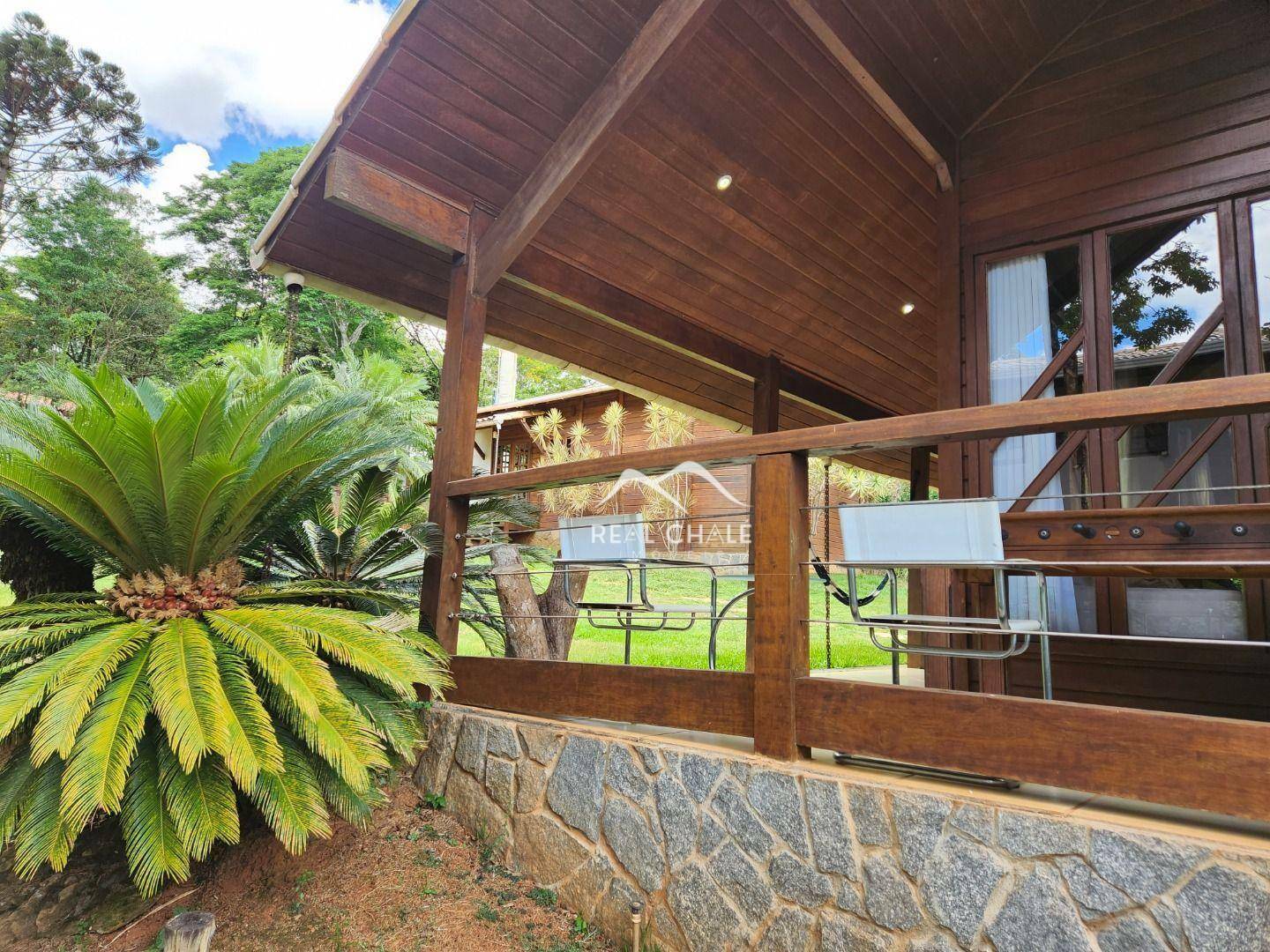 Casa de Condomínio à venda com 5 quartos, 300m² - Foto 1