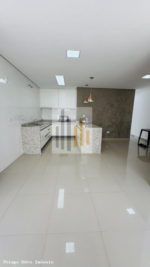 Casa à venda com 3 quartos, 140m² - Foto 11