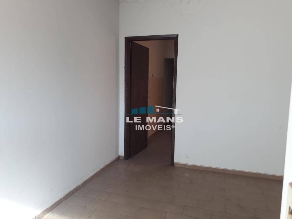 Casa à venda com 2 quartos, 81m² - Foto 3