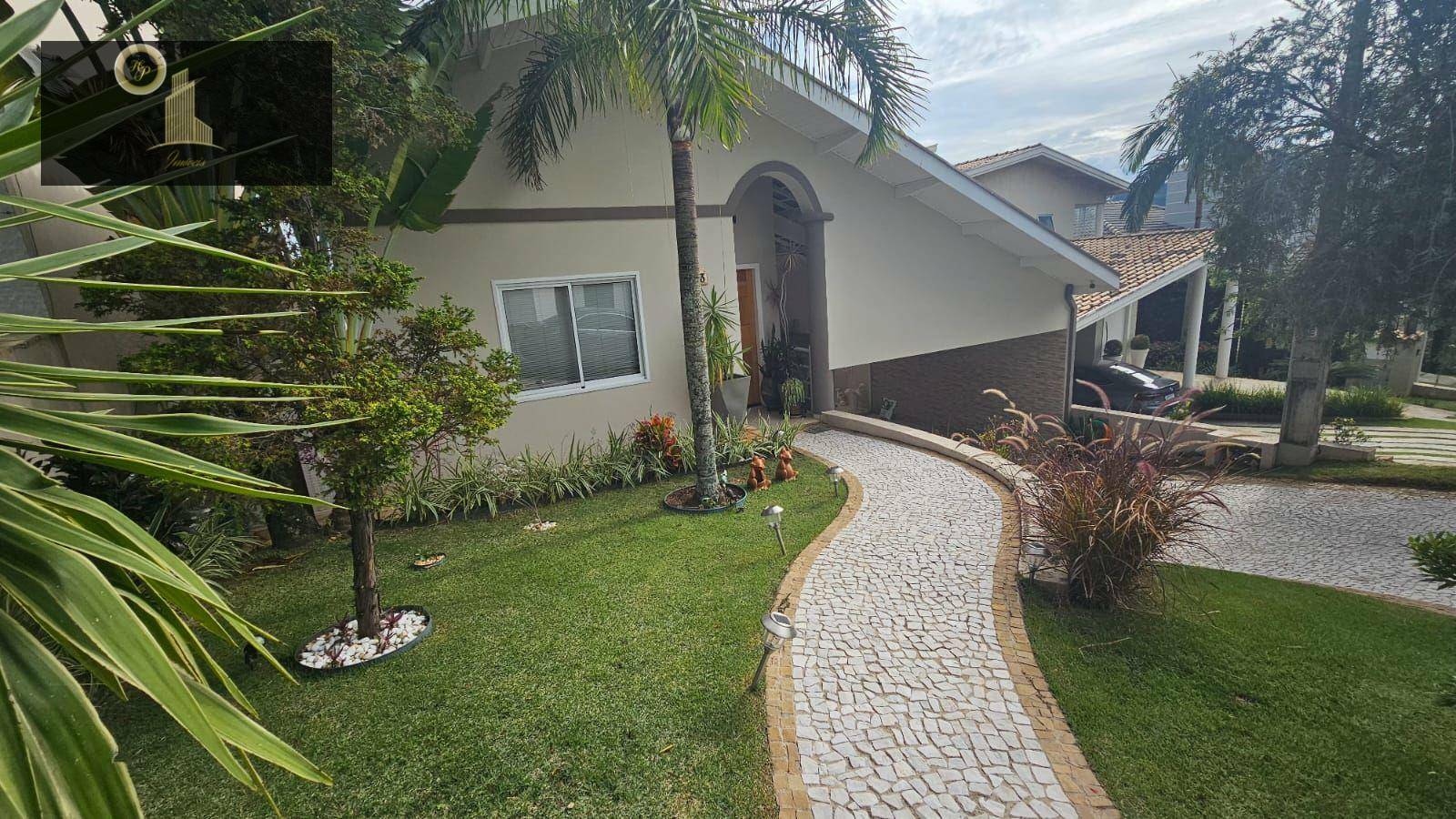 Casa de Condomínio à venda com 3 quartos, 234m² - Foto 3