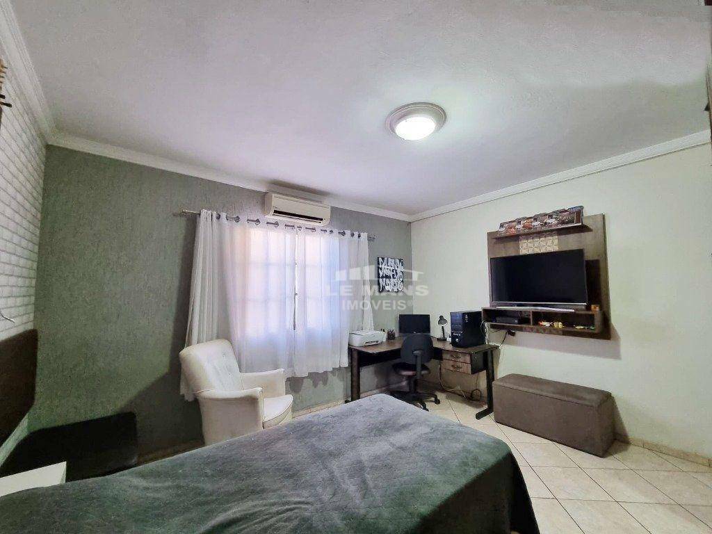 Casa à venda com 4 quartos, 210m² - Foto 21