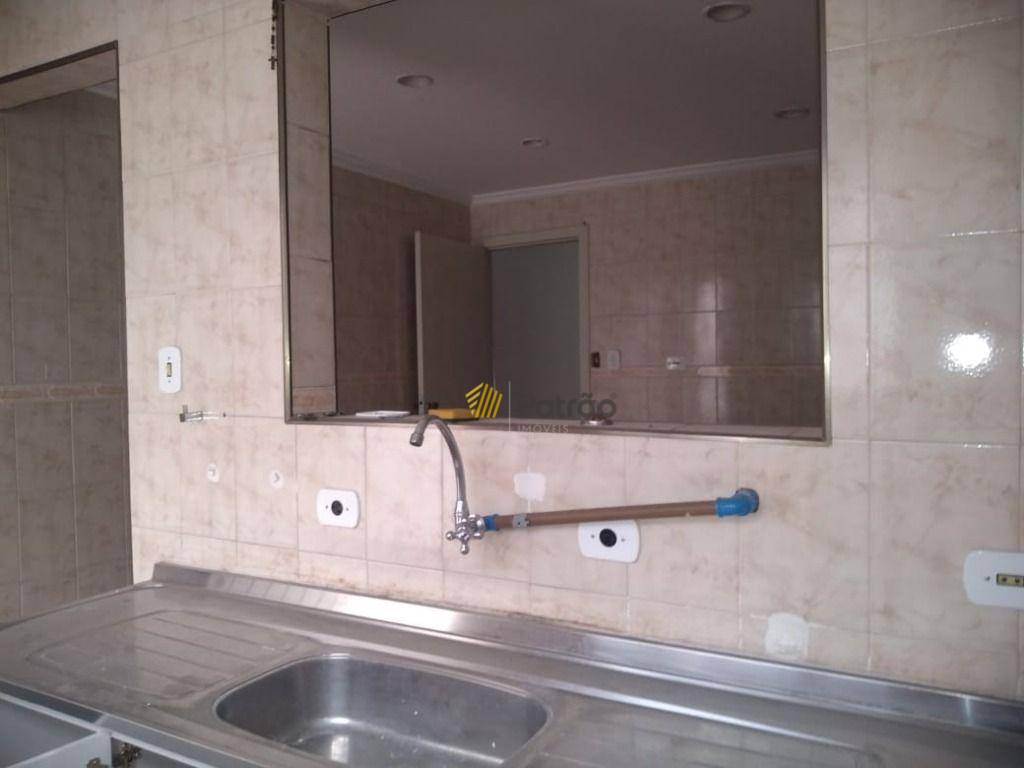 Sobrado à venda com 2 quartos, 220m² - Foto 11