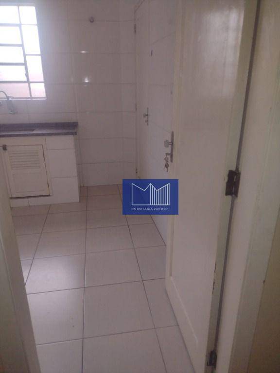 Apartamento para alugar com 2 quartos, 70m² - Foto 18