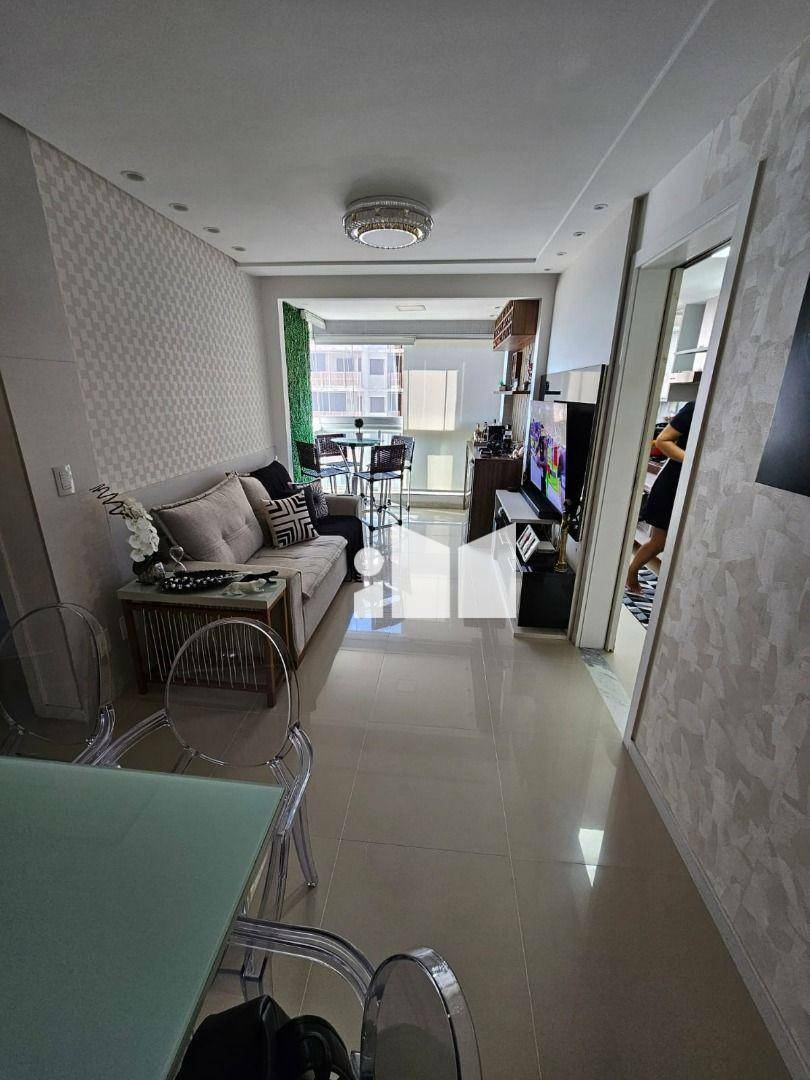 Apartamento à venda com 2 quartos, 63m² - Foto 11