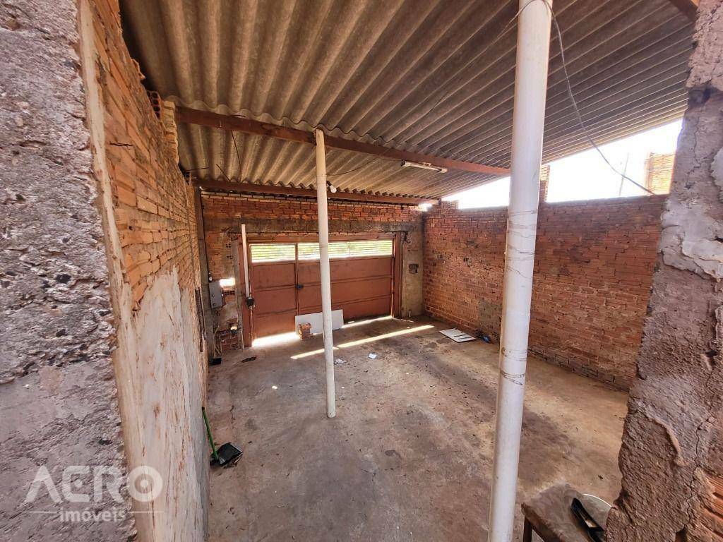 Casa à venda com 2 quartos, 60m² - Foto 10