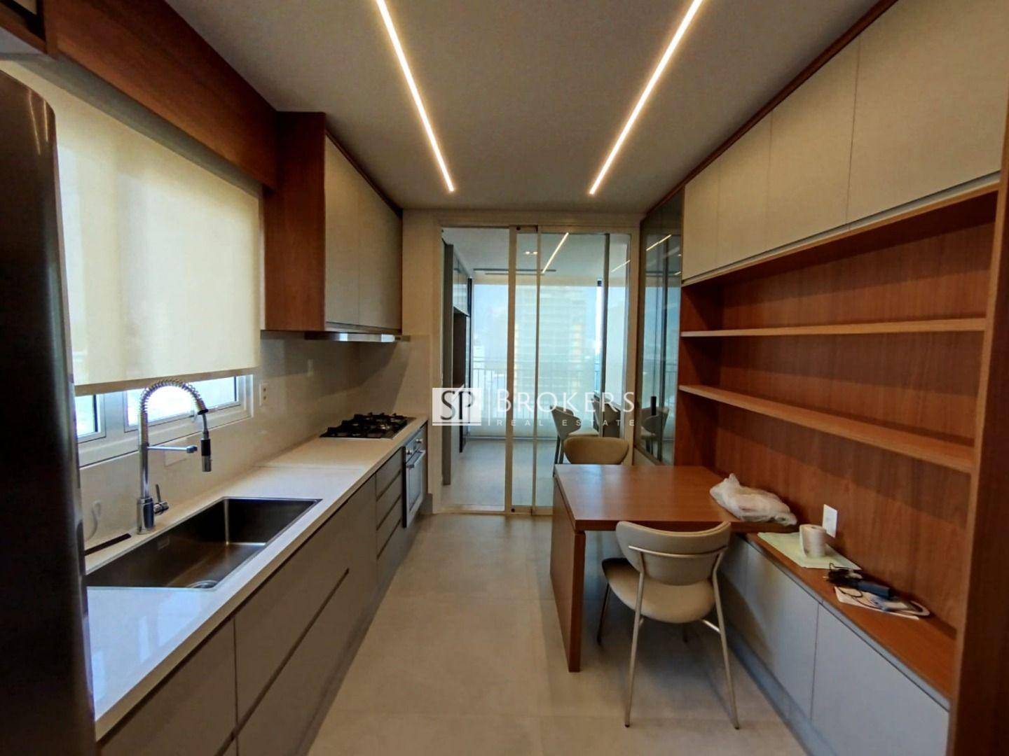 Apartamento à venda com 3 quartos, 256m² - Foto 18