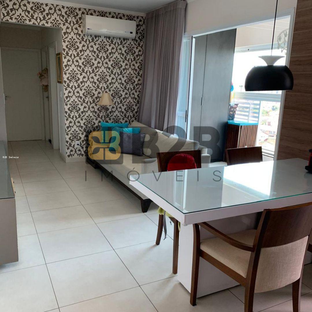 Apartamento à venda com 2 quartos, 72m² - Foto 1