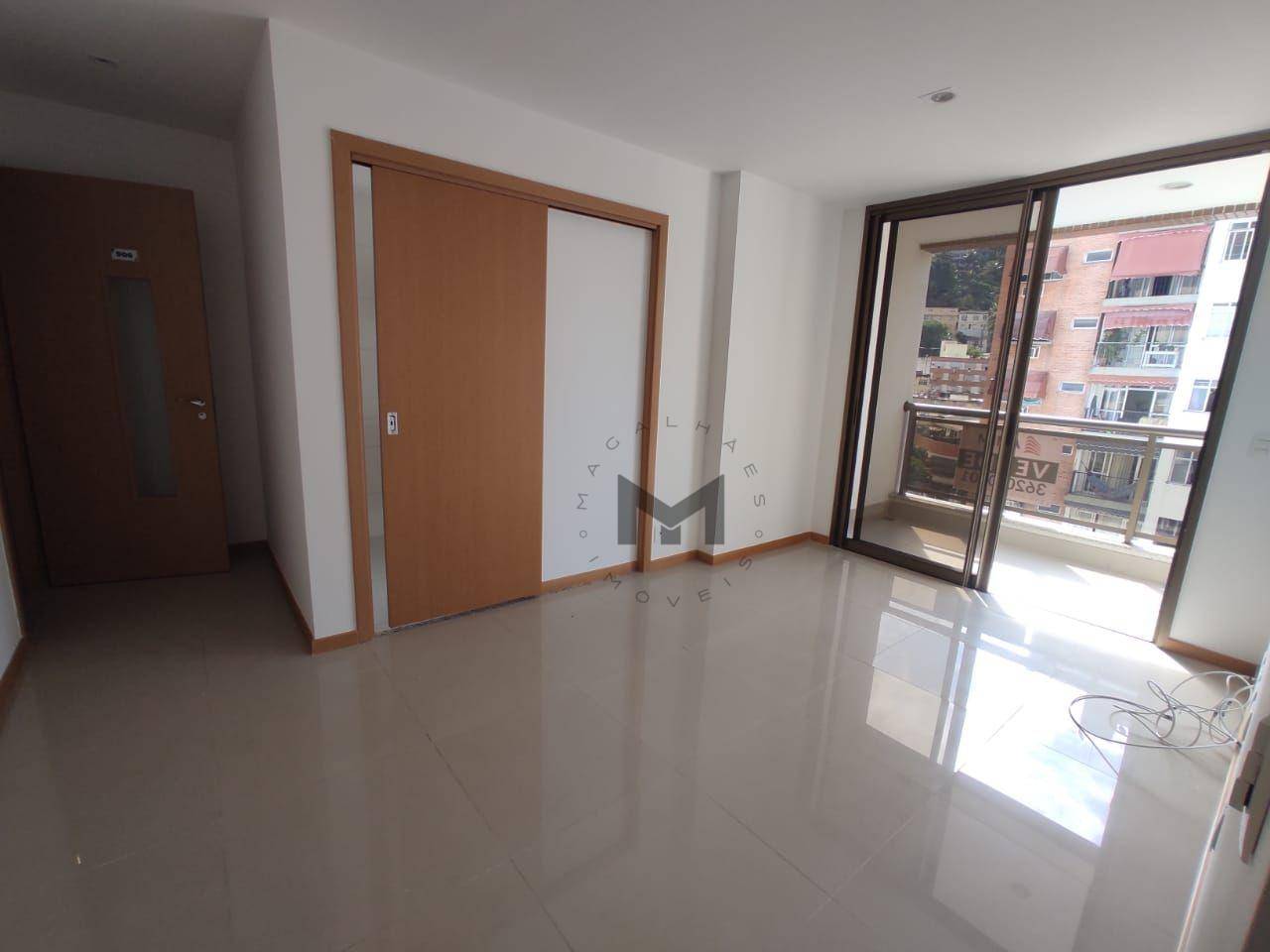 Apartamento à venda com 2 quartos, 75m² - Foto 3