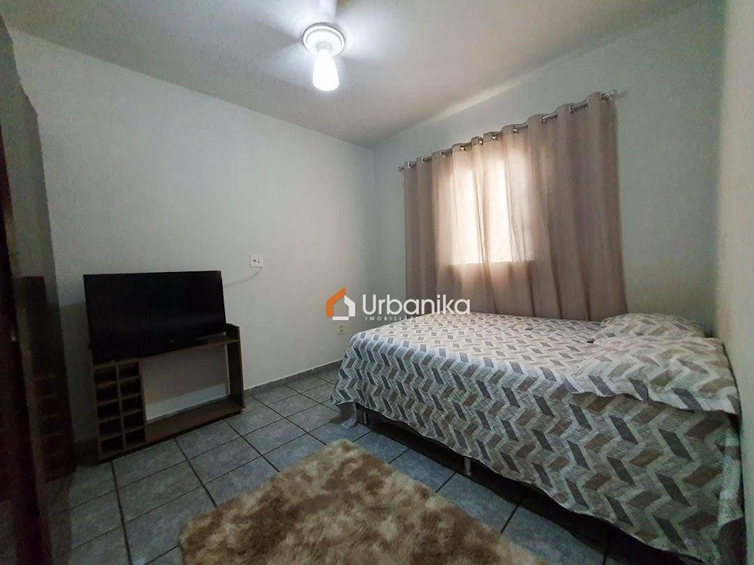 Casa, 2 quartos, 122 m² - Foto 1