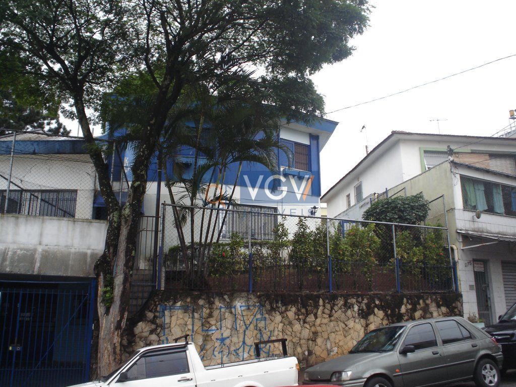 Casa à venda e aluguel com 4 quartos, 300m² - Foto 1