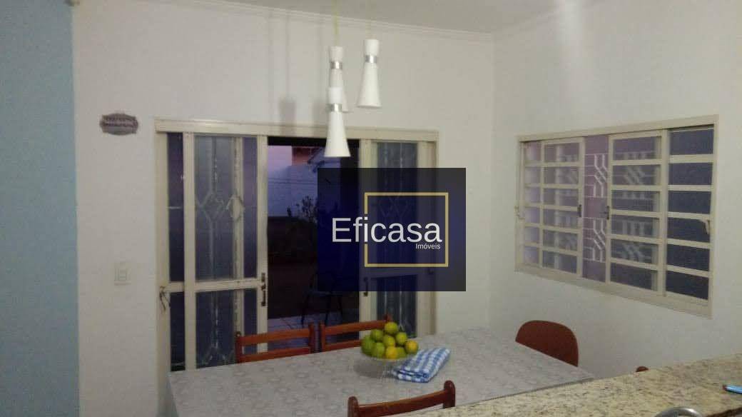 Casa à venda com 3 quartos, 220m² - Foto 14