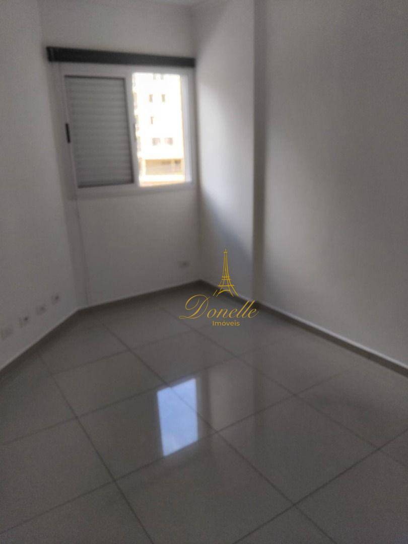 Apartamento para alugar com 3 quartos, 85m² - Foto 13