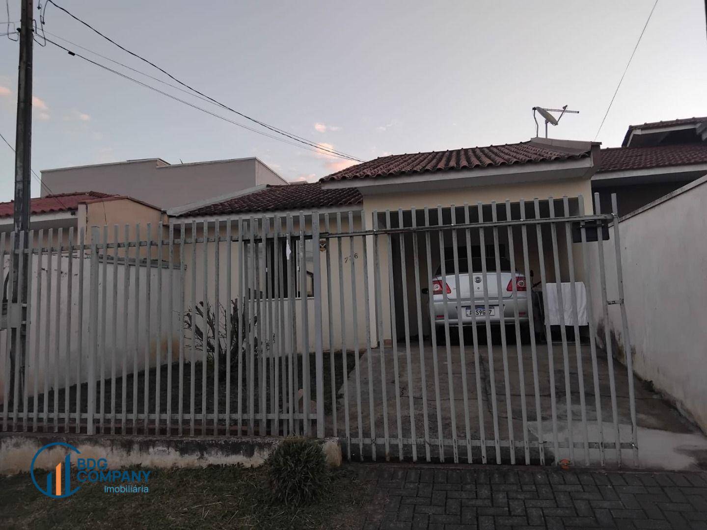 Casa à venda com 2 quartos, 70m² - Foto 2