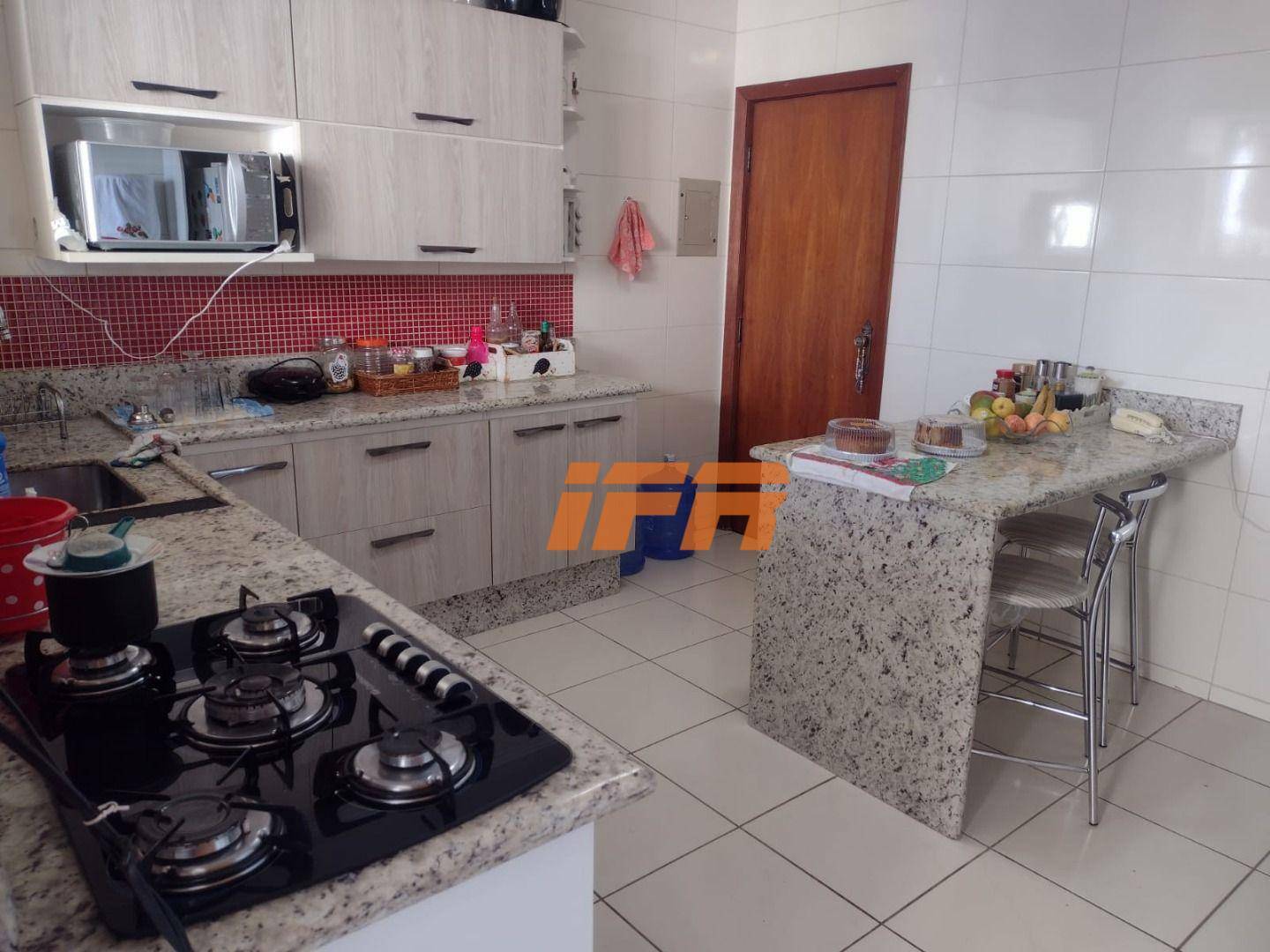 Apartamento à venda e aluguel com 3 quartos, 128m² - Foto 2