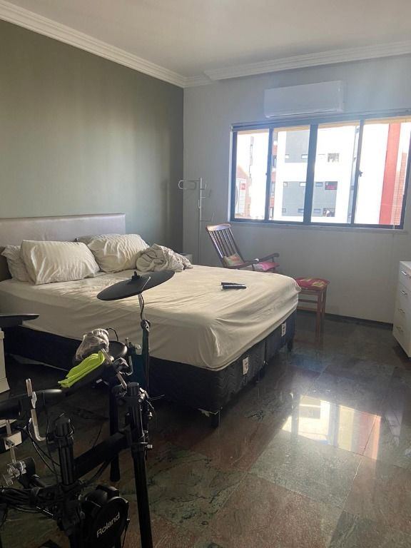 Apartamento à venda com 3 quartos, 203m² - Foto 10