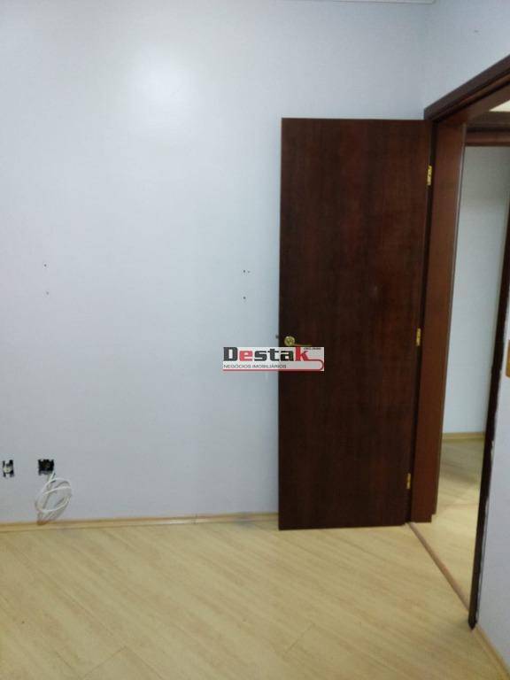 Apartamento à venda com 3 quartos, 80m² - Foto 2