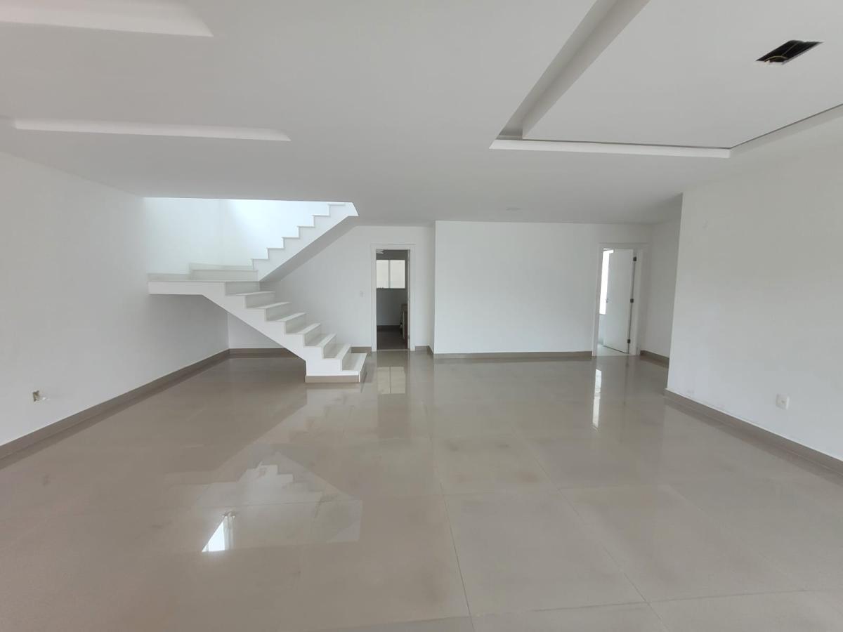 Casa de Condomínio à venda com 4 quartos, 370m² - Foto 17