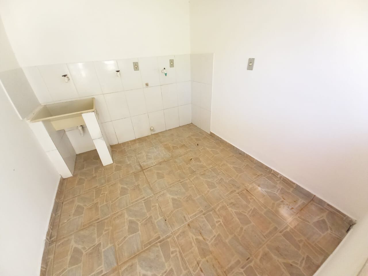 Casa para alugar com 3 quartos, 324m² - Foto 1