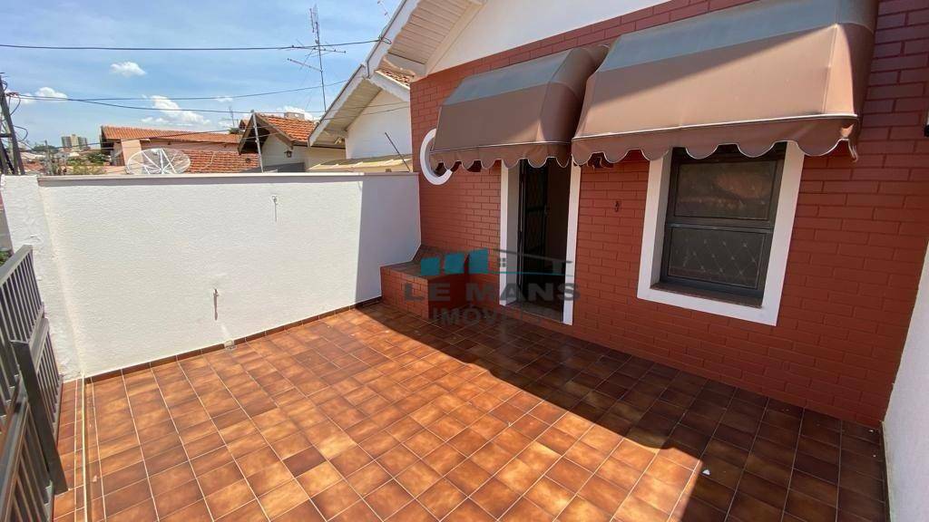 Casa à venda com 2 quartos, 94m² - Foto 2