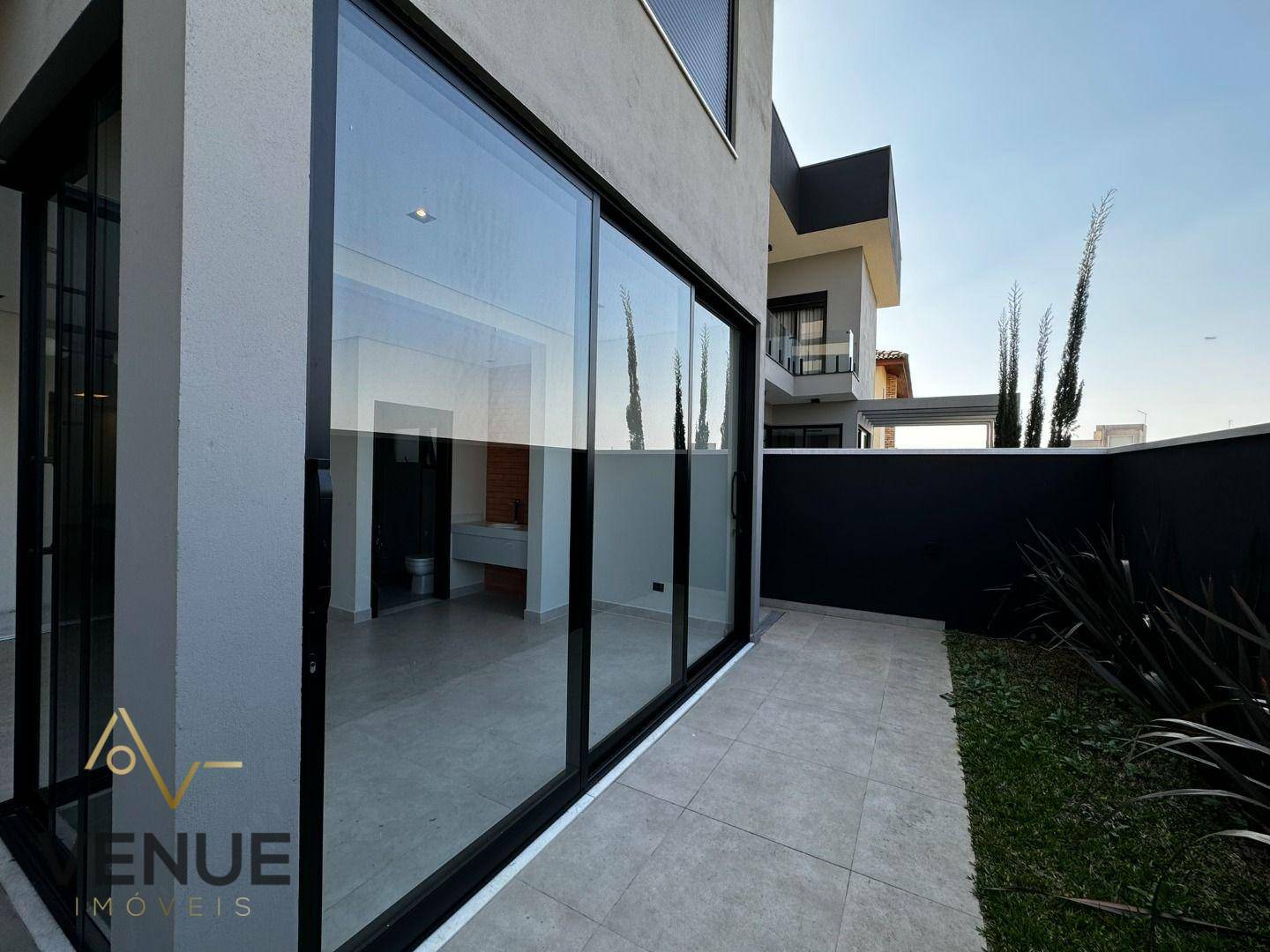 Casa de Condomínio à venda com 4 quartos, 282m² - Foto 30