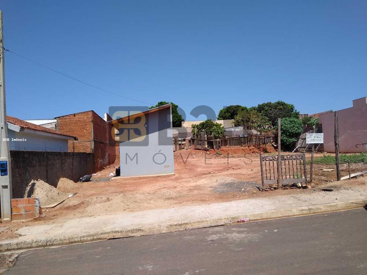 Terreno à venda, 180m² - Foto 1