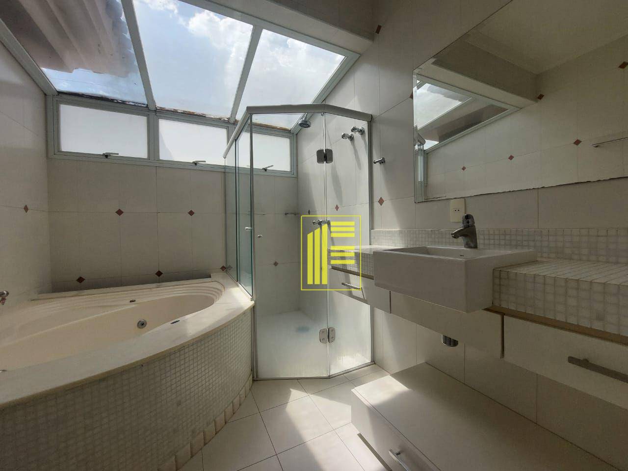 Casa de Condomínio para alugar com 5 quartos, 430m² - Foto 35