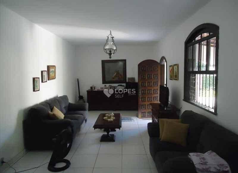 Casa à venda com 3 quartos, 160m² - Foto 1