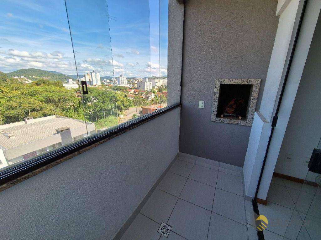 Apartamento para alugar com 2 quartos, 64m² - Foto 4