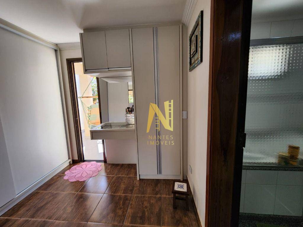 Casa à venda com 3 quartos, 320m² - Foto 32