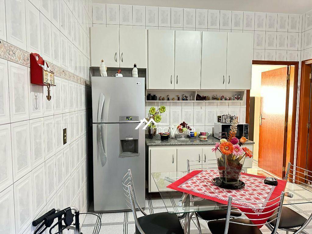 Casa à venda com 3 quartos, 200m² - Foto 6