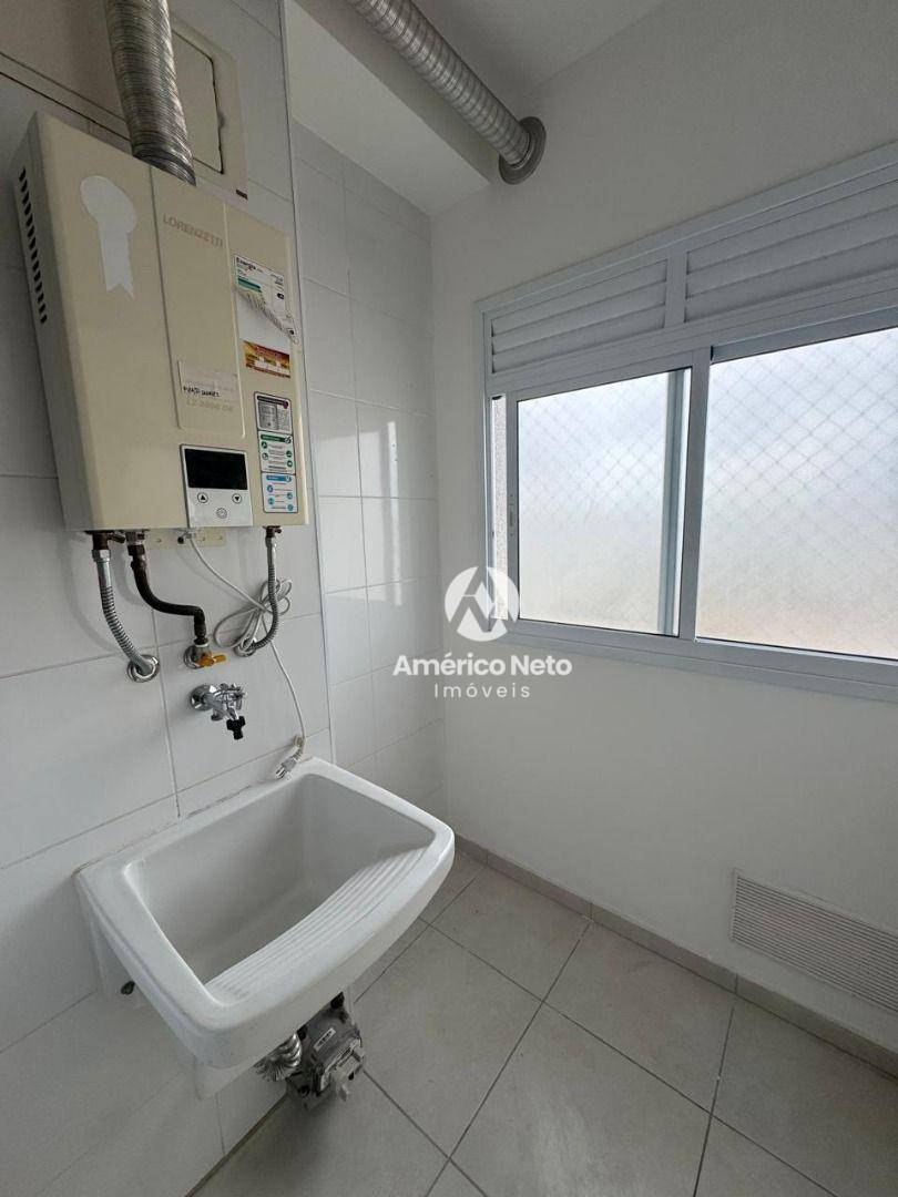 Apartamento para alugar com 2 quartos, 65m² - Foto 8