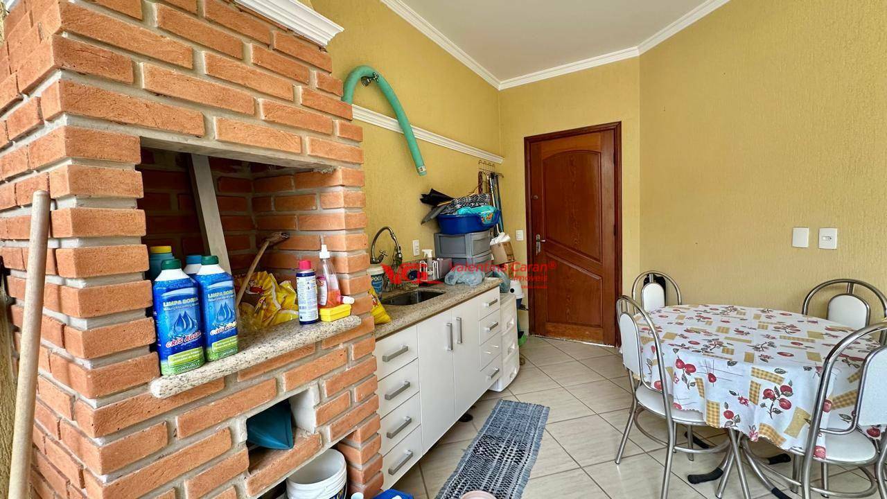 Casa à venda com 3 quartos, 173m² - Foto 8