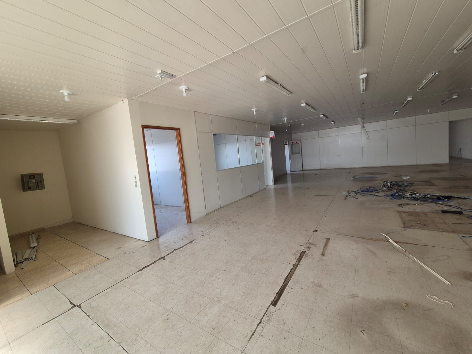 Depósito-Galpão-Armazém para alugar, 1600m² - Foto 4