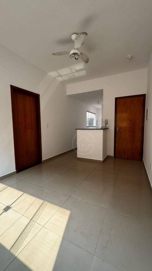 Apartamento para alugar com 3 quartos, 70m² - Foto 1